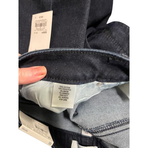 Croft and Barrow Womens Mid Rise The Classic Stretch Straight Shorts Size 10A - Picture 7 of 7